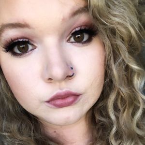 Meet your Posher, Caitlyn